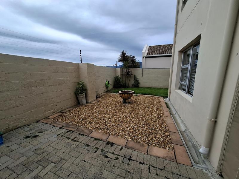 To Let 3 Bedroom Property for Rent in Fairview Golf Estate Western Cape